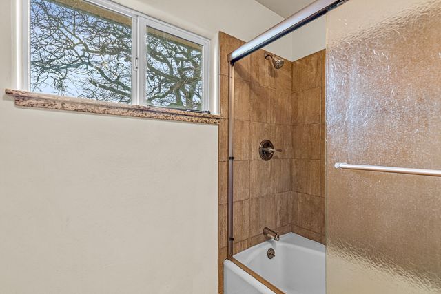 4260 Clayton Road, Ashland, OR 97520