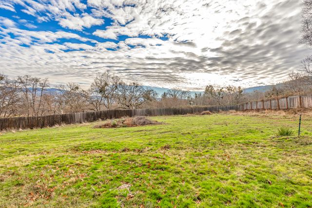 4260 Clayton Road, Ashland, OR 97520