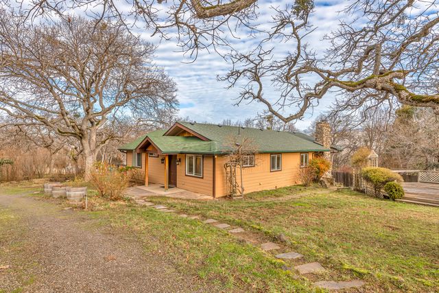 4260 Clayton Road, Ashland, OR 97520
