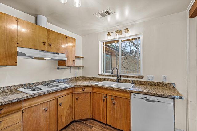 4260 Clayton Road, Ashland, OR 97520