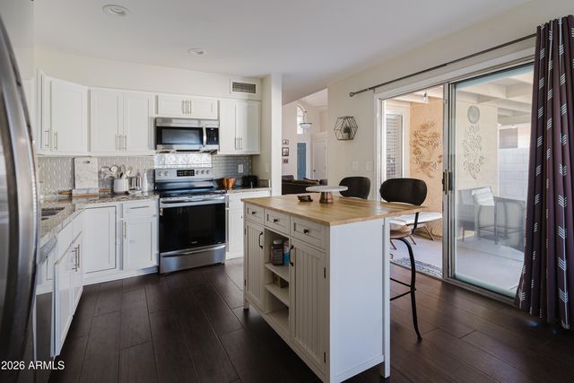 3638 W WAHALLA Lane, Glendale, AZ 85308