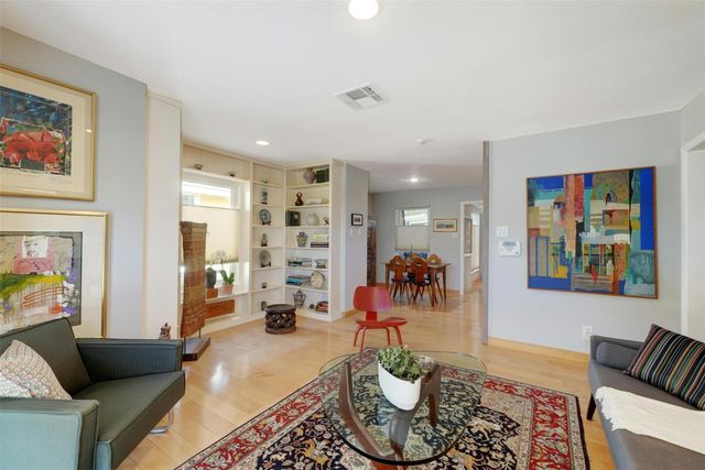1302 Berkshire DR, Austin, TX 78723