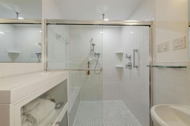 1302 Berkshire DR, Austin, TX 78723