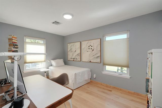1302 Berkshire DR, Austin, TX 78723