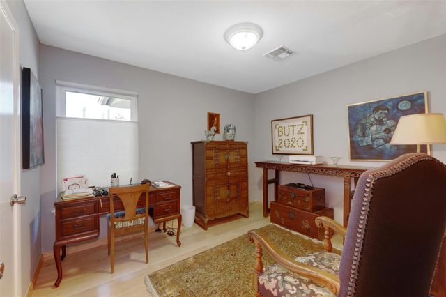 1302 Berkshire DR, Austin, TX 78723