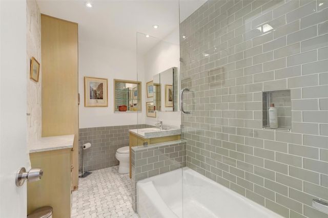 1302 Berkshire DR, Austin, TX 78723