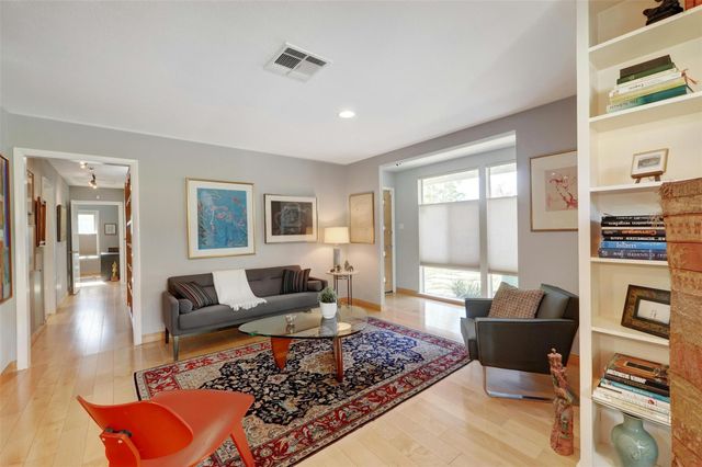 1302 Berkshire DR, Austin, TX 78723
