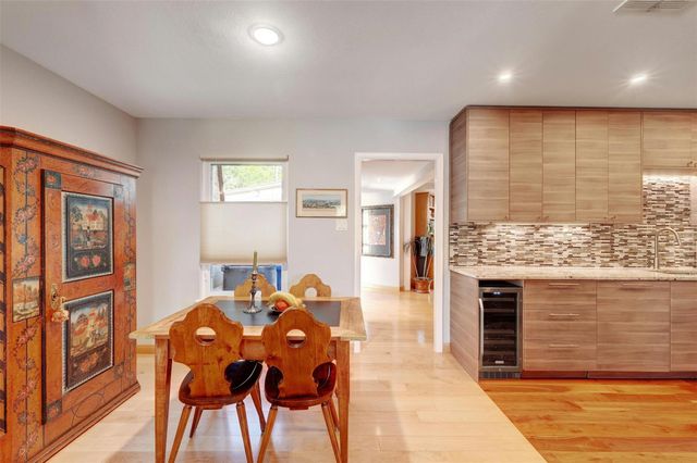 1302 Berkshire DR, Austin, TX 78723