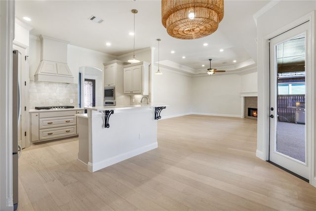 5919 Dry Creek Lane, Arlington, TX 76017