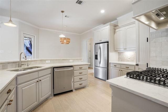 5919 Dry Creek Lane, Arlington, TX 76017