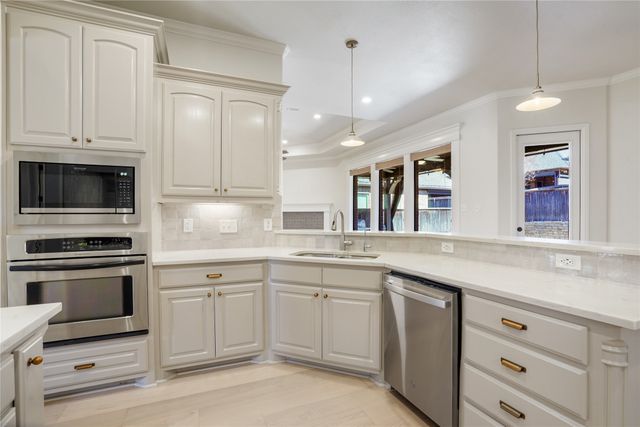 5919 Dry Creek Lane, Arlington, TX 76017