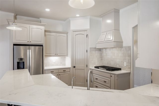 5919 Dry Creek Lane, Arlington, TX 76017