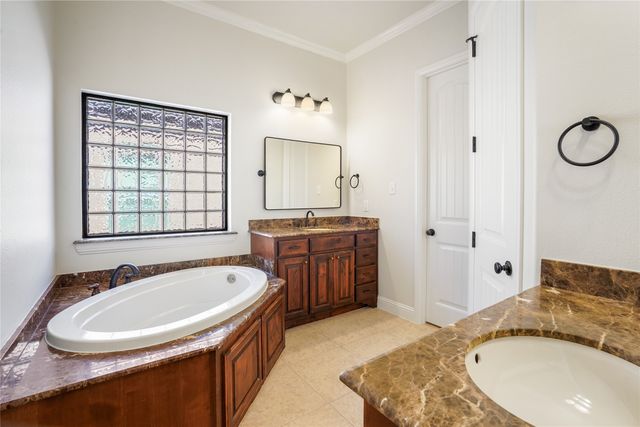 5919 Dry Creek Lane, Arlington, TX 76017