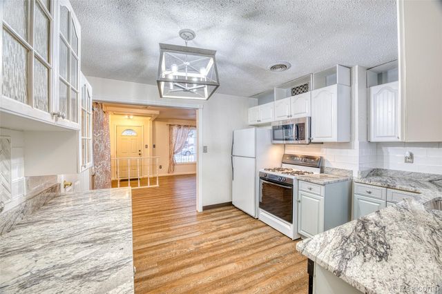 19305 Wall Street, Melvindale, MI 48122