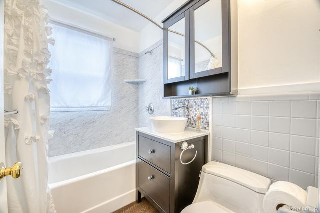 19305 Wall Street, Melvindale, MI 48122