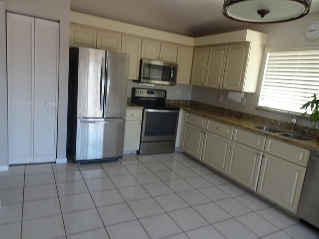 173 EXECUTIVE Circle, Boynton Beach, FL 33436