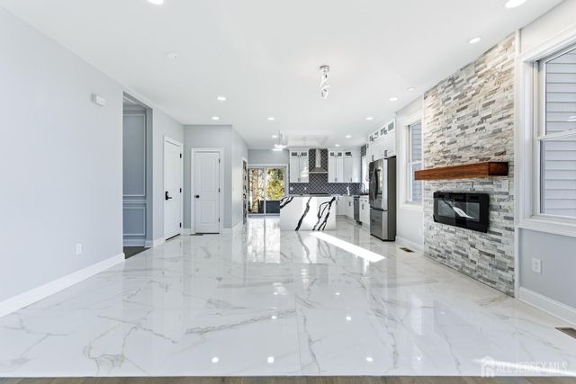 4 Hemlock Drive, Edison, NJ 08820