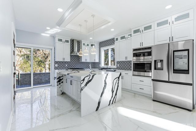 4 Hemlock Drive, Edison, NJ 08820