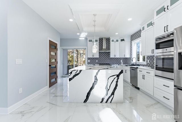 4 Hemlock Drive, Edison, NJ 08820