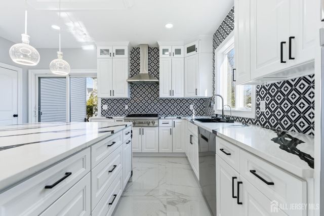 4 Hemlock Drive, Edison, NJ 08820