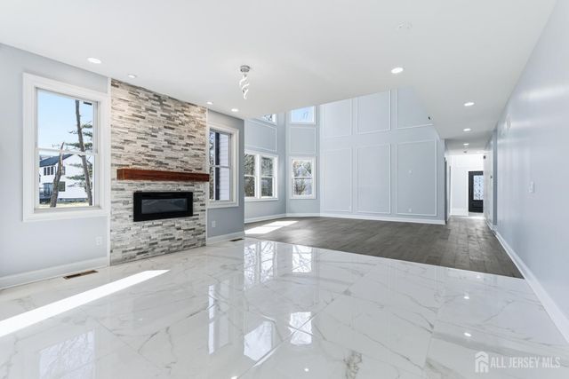 4 Hemlock Drive, Edison, NJ 08820