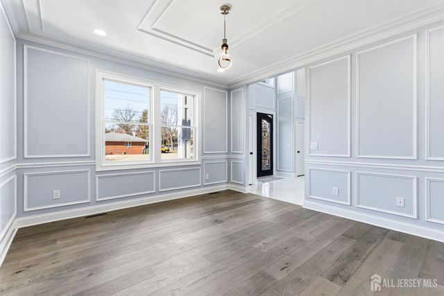 4 Hemlock Drive, Edison, NJ 08820