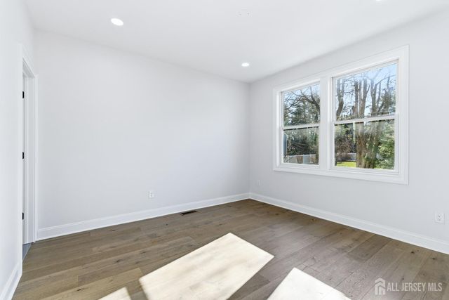 4 Hemlock Drive, Edison, NJ 08820