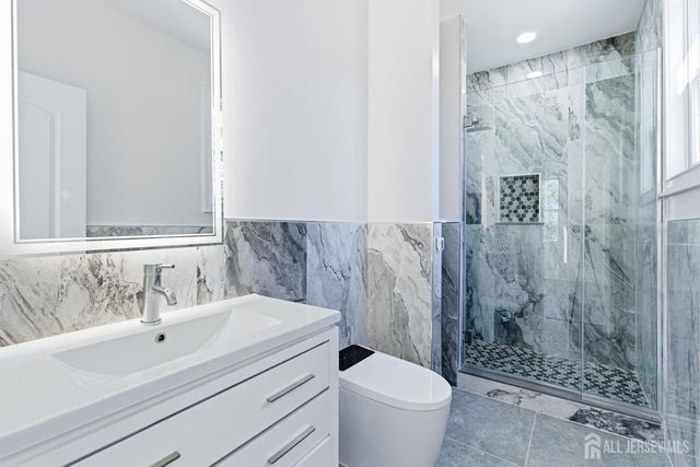 4 Hemlock Drive, Edison, NJ 08820