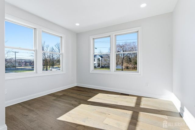 4 Hemlock Drive, Edison, NJ 08820