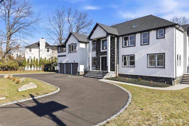 4 Hemlock Drive, Edison, NJ 08820