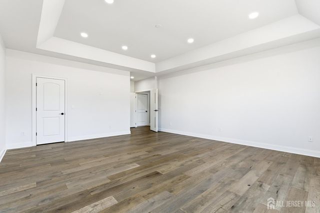 4 Hemlock Drive, Edison, NJ 08820