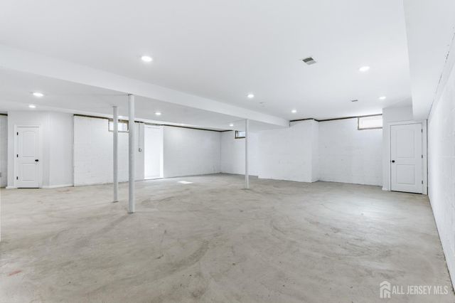 4 Hemlock Drive, Edison, NJ 08820