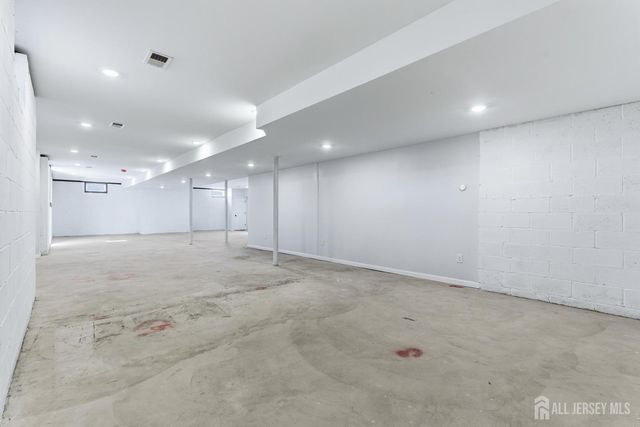 4 Hemlock Drive, Edison, NJ 08820