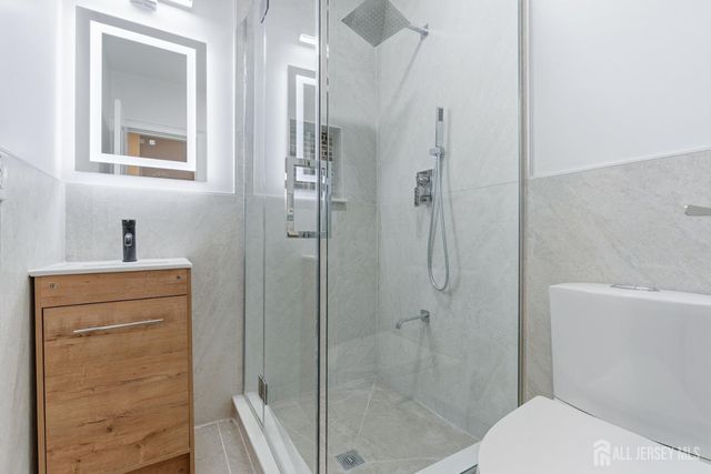 4 Hemlock Drive, Edison, NJ 08820