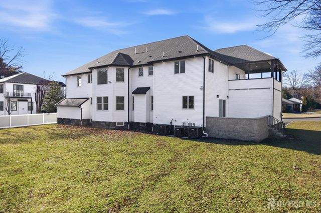 4 Hemlock Drive, Edison, NJ 08820