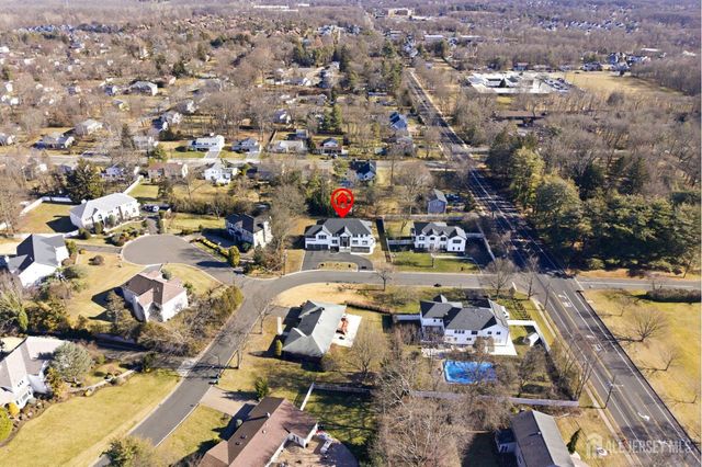 4 Hemlock Drive, Edison, NJ 08820