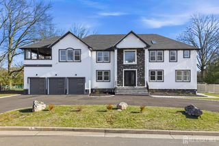 4 Hemlock Drive, Edison, NJ 08820