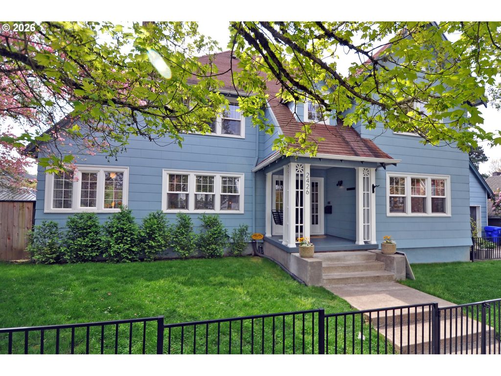 2426 Se MARKET St, Portland, OR 97214