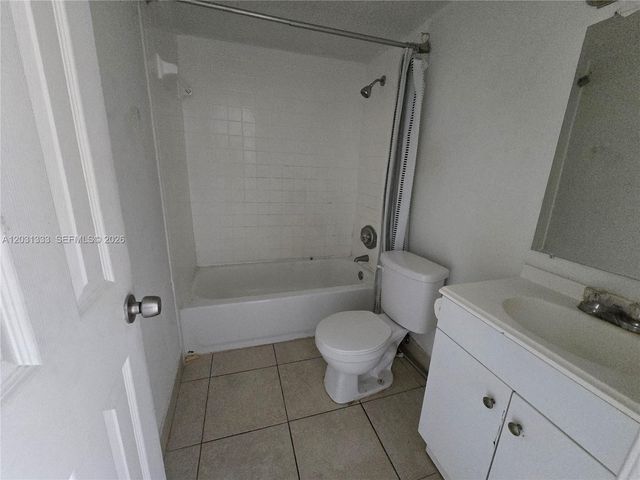 101 NE 41st St E85, Oakland Park, FL 33334