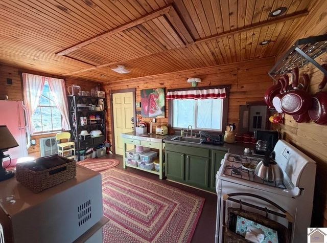 72 PORT LANE, Gilbertsville, KY 42044