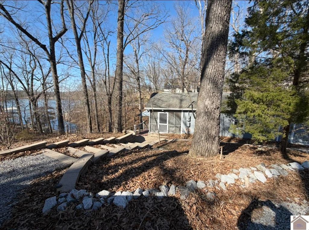 72 PORT LANE, Gilbertsville, KY 42044