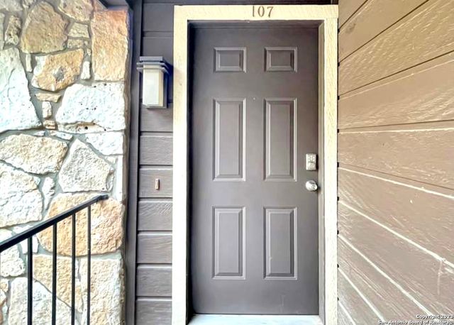 11520 Huebner Rd Apt 107, San Antonio, TX 78230