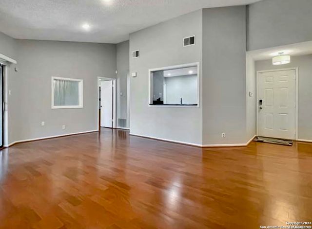 11520 Huebner Rd Apt 107, San Antonio, TX 78230
