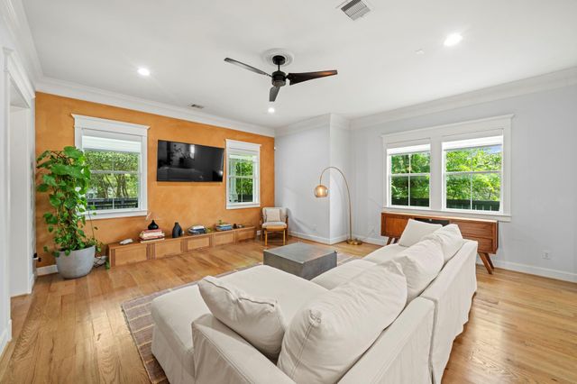 301 Cordell Street, Houston, TX 77009