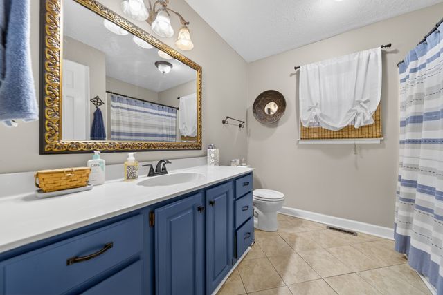 3146 Old Greenbrier Pike, Greenbrier, TN 37073