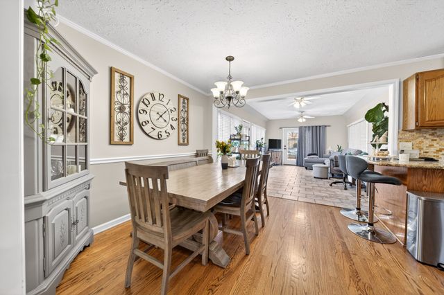 3146 Old Greenbrier Pike, Greenbrier, TN 37073