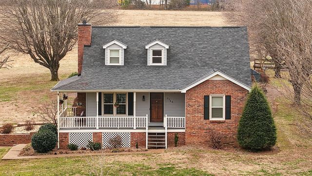3146 Old Greenbrier Pike, Greenbrier, TN 37073