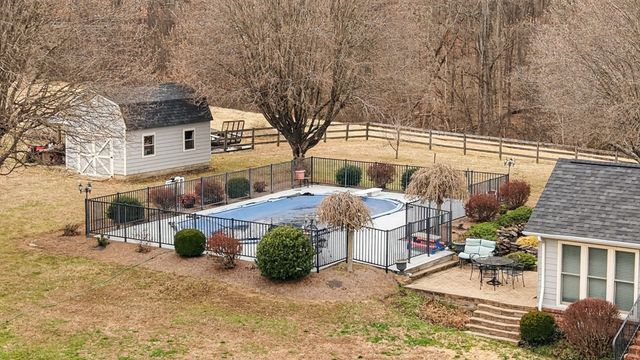 3146 Old Greenbrier Pike, Greenbrier, TN 37073