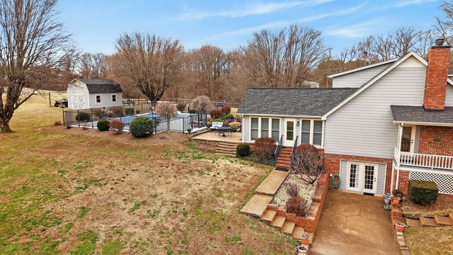 3146 Old Greenbrier Pike, Greenbrier, TN 37073