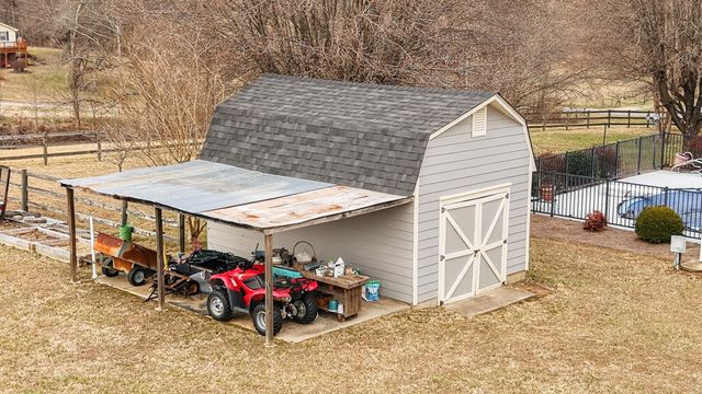 3146 Old Greenbrier Pike, Greenbrier, TN 37073